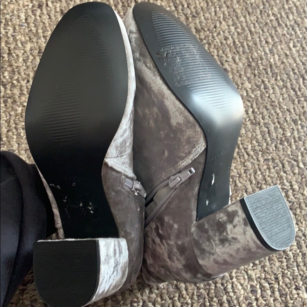 Booties with heel - Picture 3 of 6